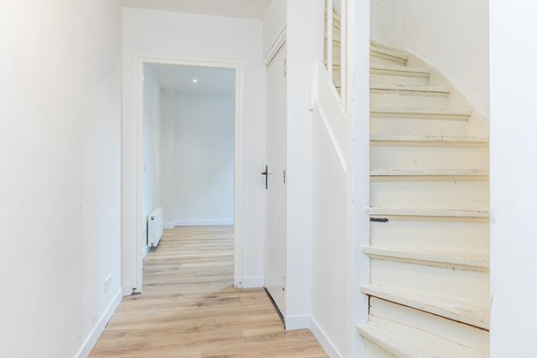 Foto - Te koop: Instapklaar gemoderniseerde geschakelde 2 onder 1 kap woning met voldoende woonoppervlakte, garage, berging en tuin in Simpelveld (Huls)